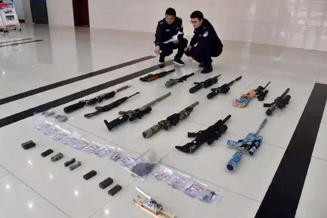 木匠打造地下“军工厂”被警方销毁 曾销售火爆 获利百万
